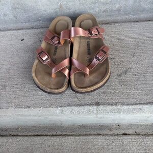 Stylish Women's Sandals in Rose Gold